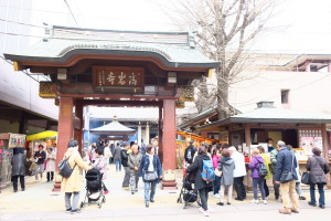 とげぬき地蔵で有名な高岩寺です！いつもお寺の前を通りながら出社してます。