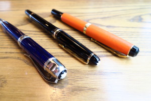 私は業務で使用している万年筆、ボールペン、筆ペンです。このペンに触れると一気に仕事モードになります！