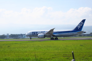 年間１００回以上飛行機移動をしてますが、飛行機の離陸する瞬間はいつみても興奮しますね！